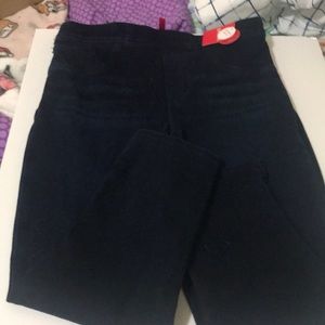 Cropped spanks